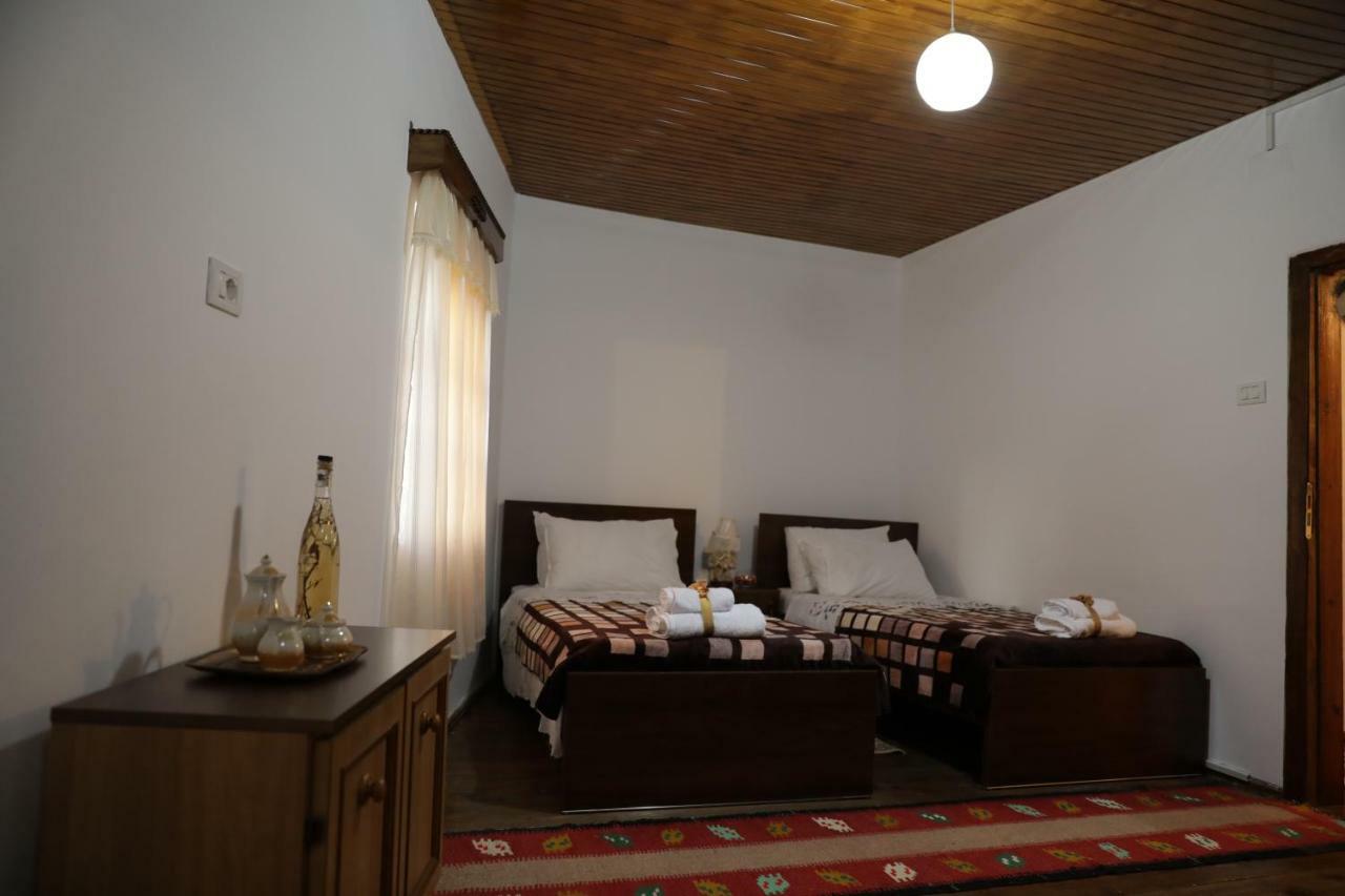 Guest House Mikel 베라트 외부 사진