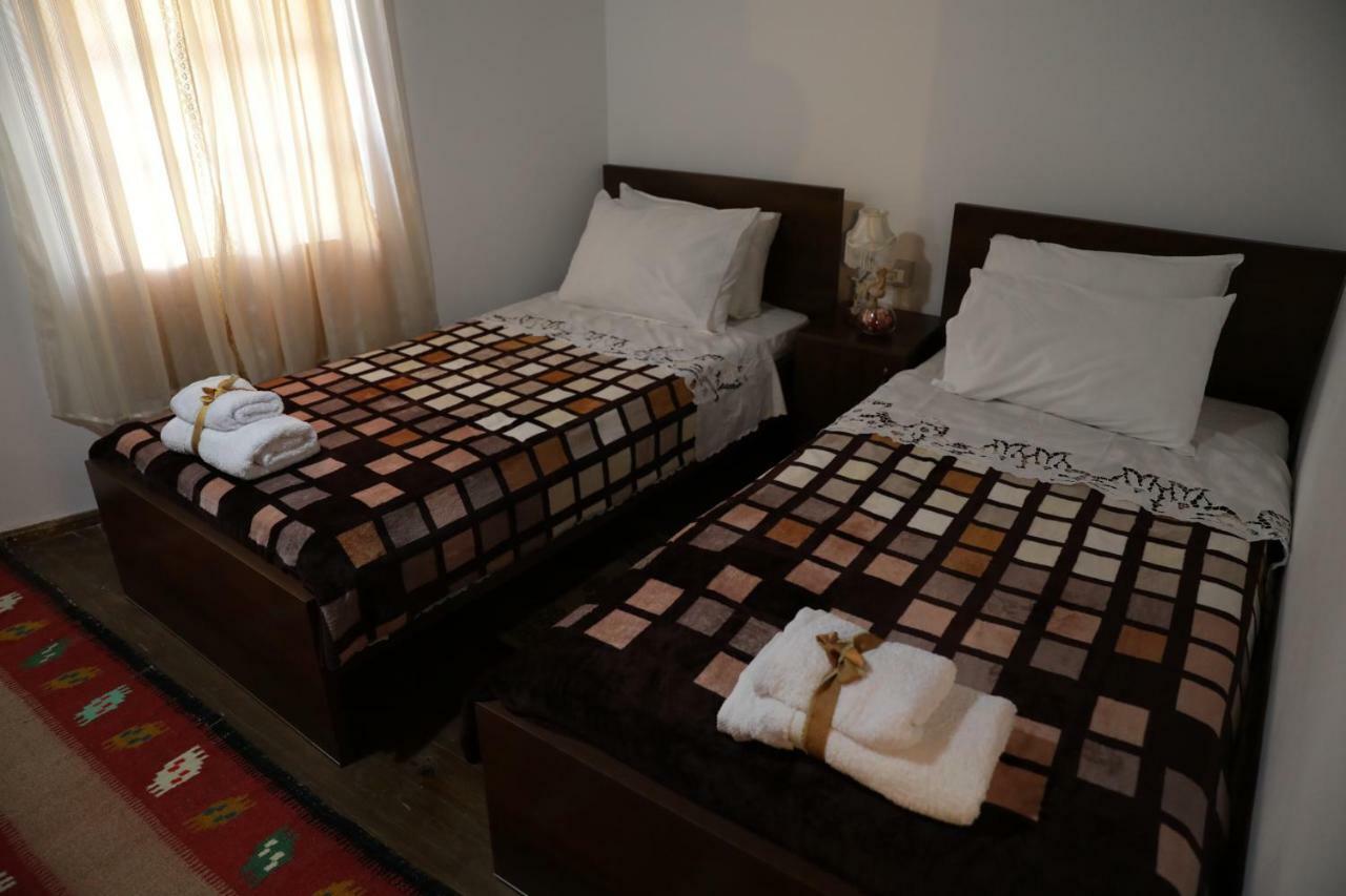 Guest House Mikel 베라트 외부 사진