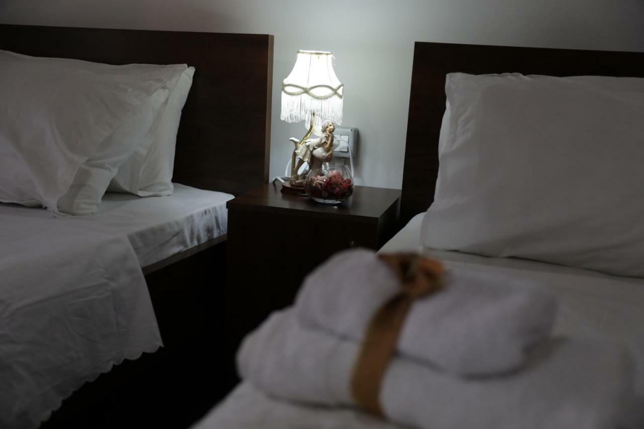 Guest House Mikel 베라트 외부 사진