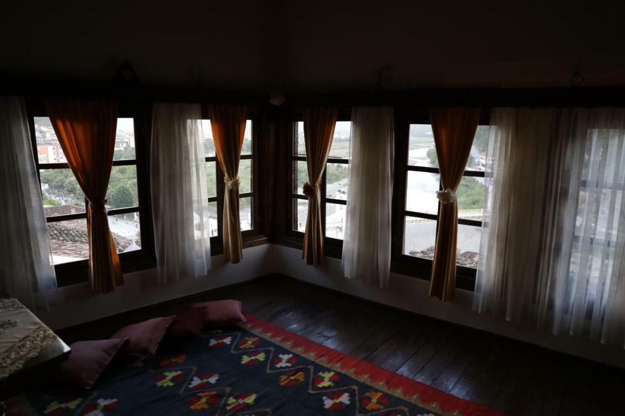 Guest House Mikel 베라트 외부 사진