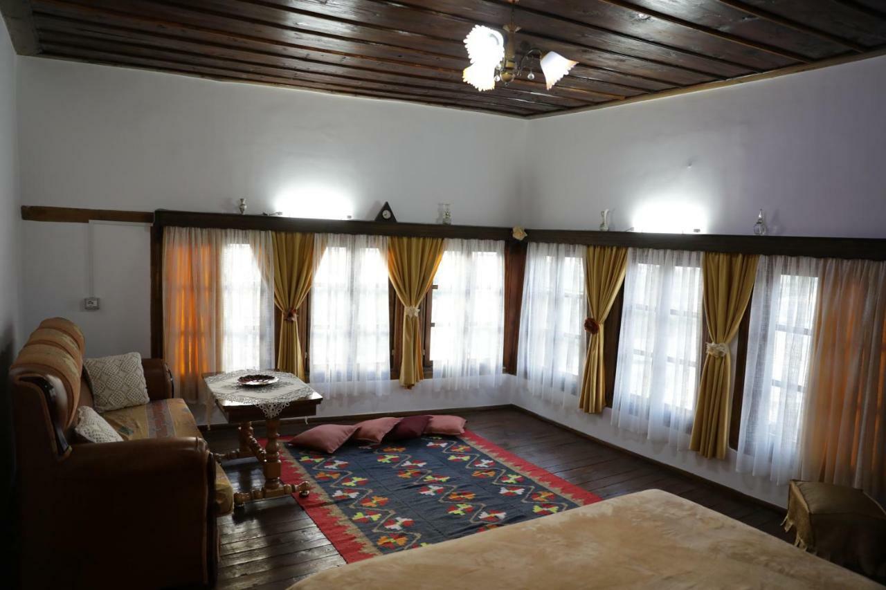 Guest House Mikel 베라트 외부 사진
