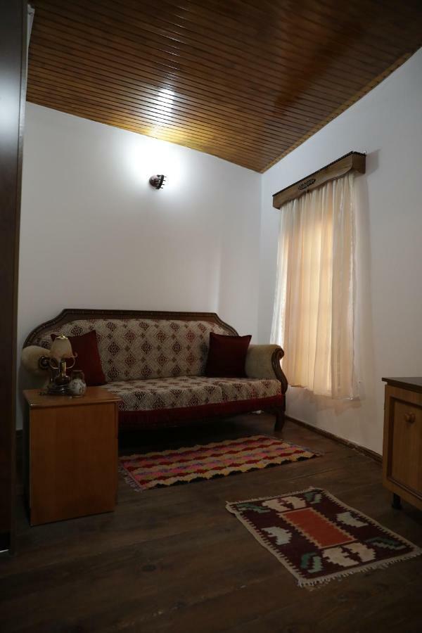 Guest House Mikel 베라트 외부 사진