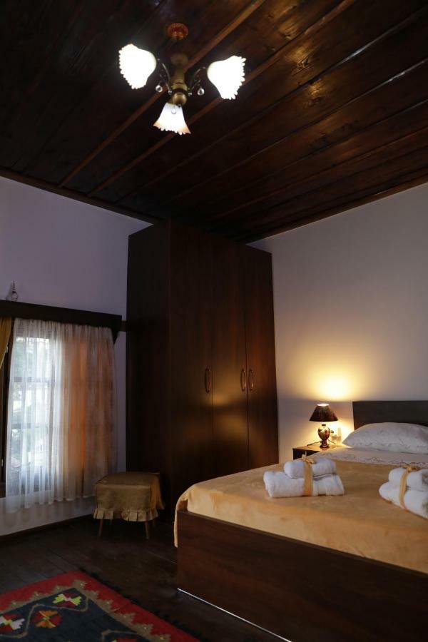 Guest House Mikel 베라트 외부 사진