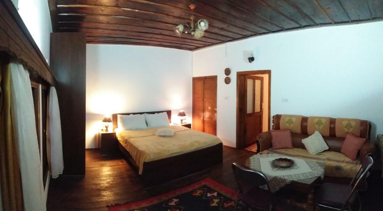 Guest House Mikel 베라트 외부 사진